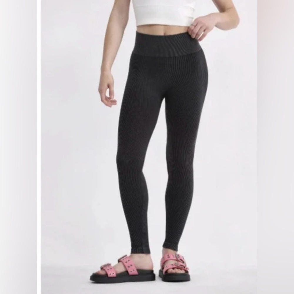 No Boundaries Seamless Ribbed High-Rise Leggings, Black Size L (12-14) EUC